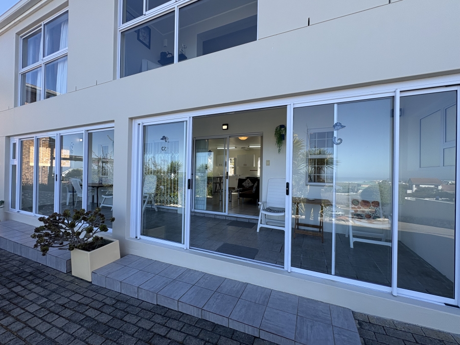 4 Bedroom Property for Sale in Pearl Bay Western Cape